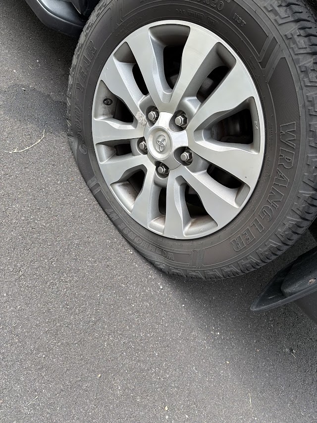 Gipson's Tire & Auto photo 2