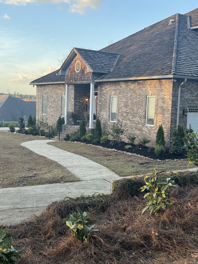 Globetti's Lawn Care photo 3