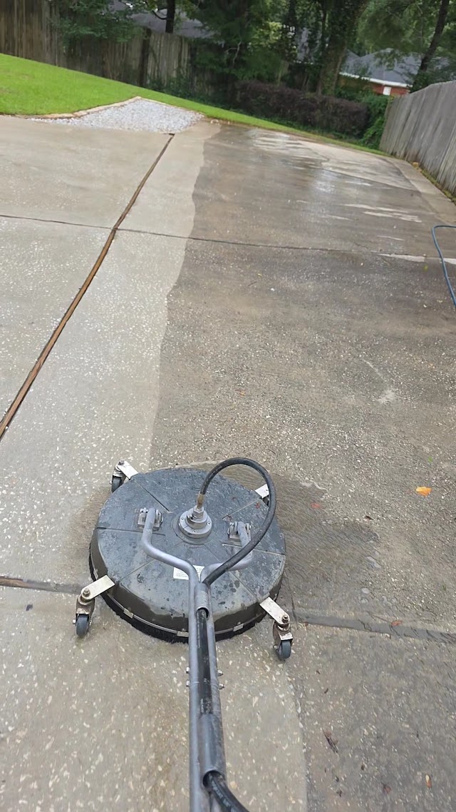 Gollottes Pressure Washing photo 3
