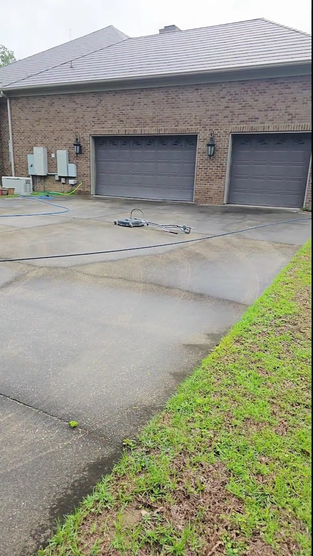 Gollottes Pressure Washing photo 4
