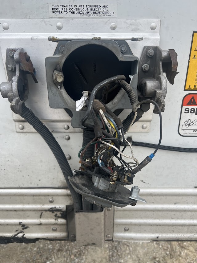 Hall's Truck Service photo 2