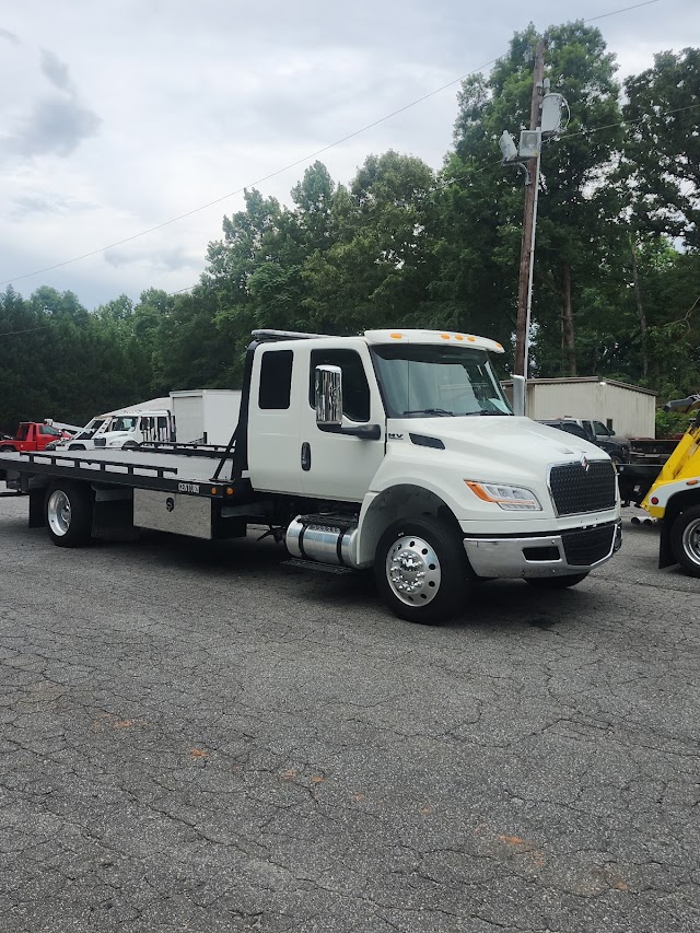 Hall Towing photo 2