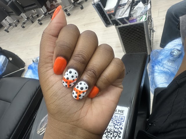 Halo Nails & Spa photo 2