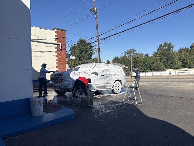 Hands on Car Wash and Detailing photo 3