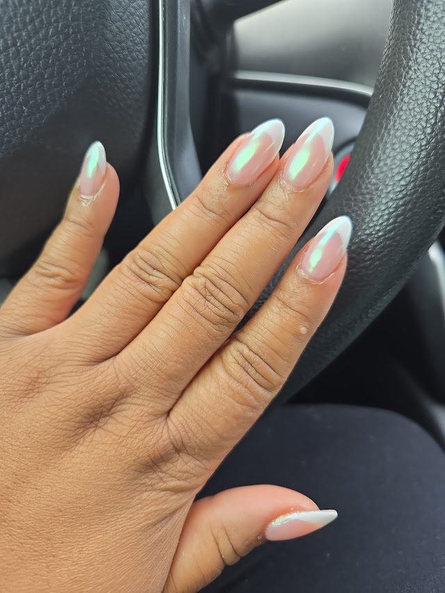 Happy Nails