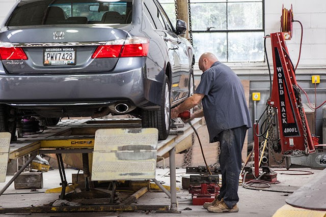 Hollingsworth Auto Service, Inc. Downtown photo 3