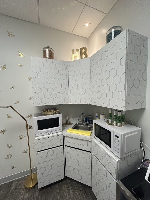 Honey Bee Wax & Sugaring Studio photo 3
