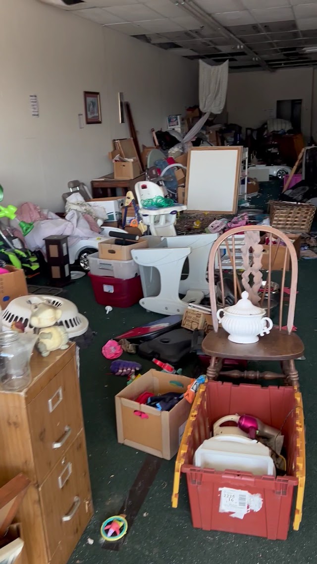 JJ Junk Removal photo 3