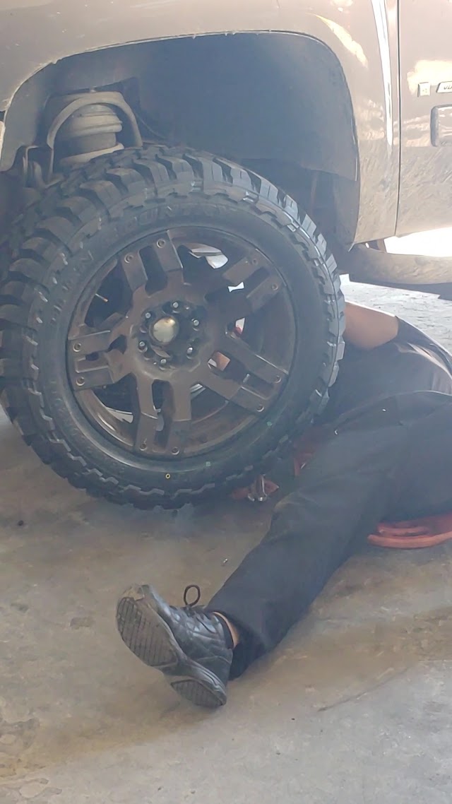 Jones Tire and Automotive photo 3