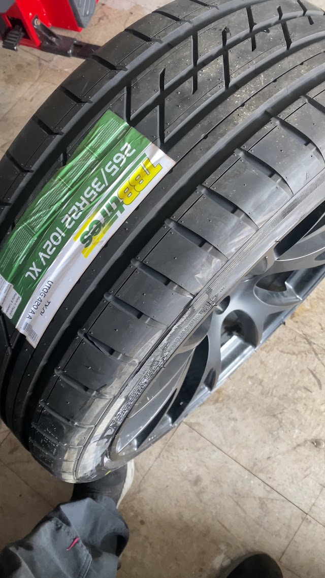 Jordan Tires 24/7 Roadside assistance photo 3