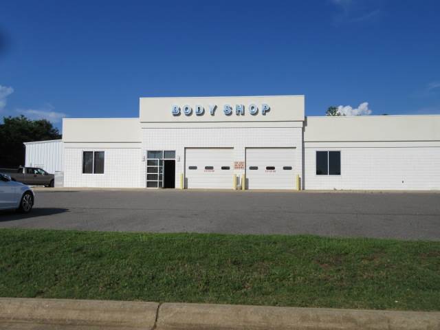 Landmark Collision Center photo 3
