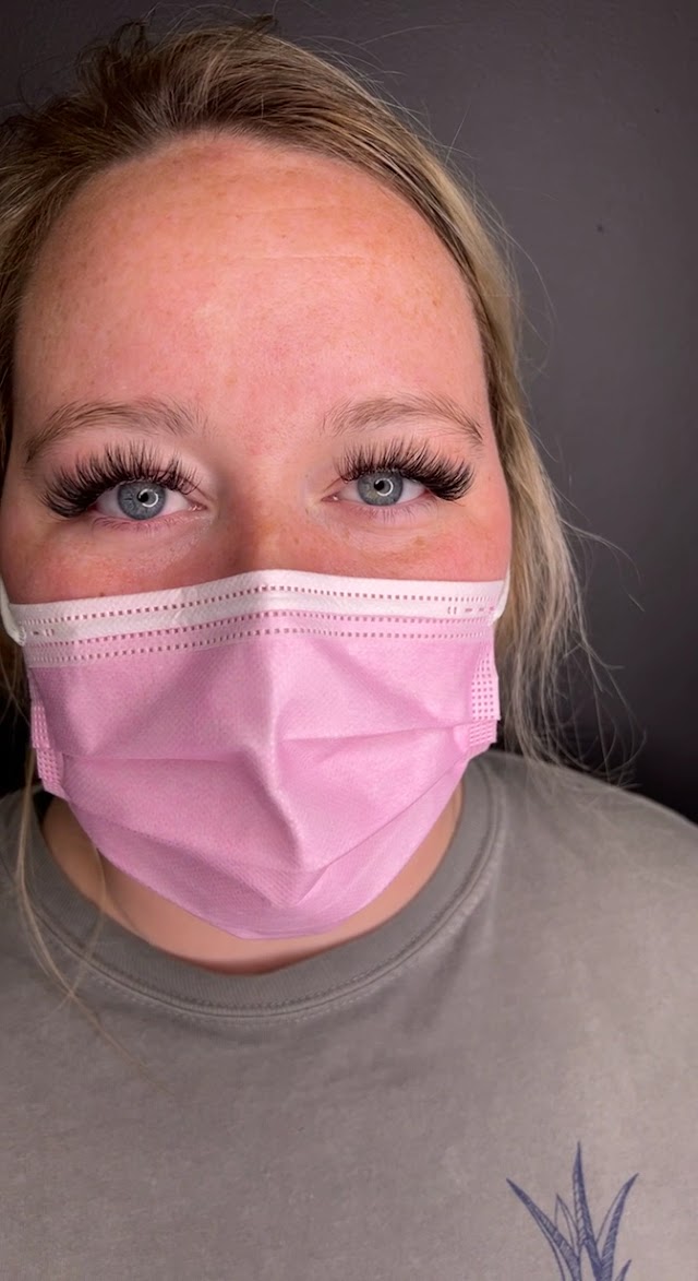 Lashed by Des LLC photo 3