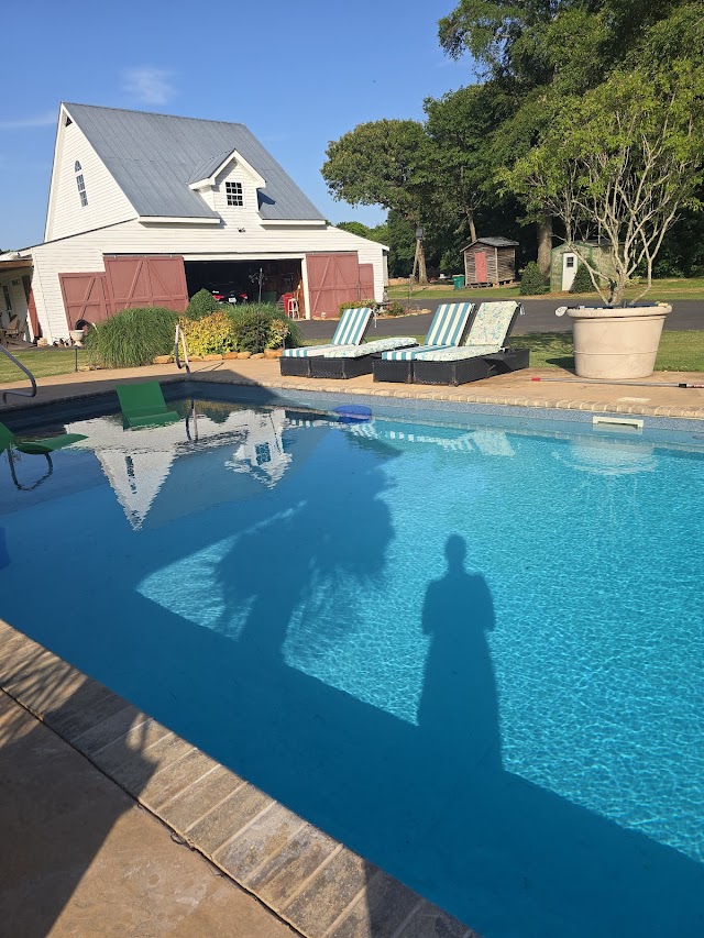 Leisure Living Pools