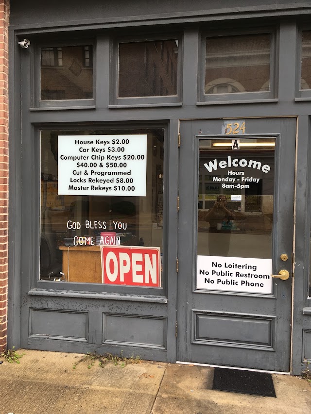 Locksmith Associates photo 2