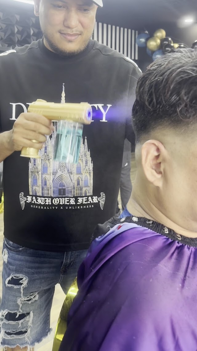 Los Reyes Barbershop photo 3