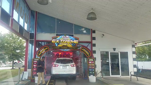 Lulu's Express Car Wash photo 2