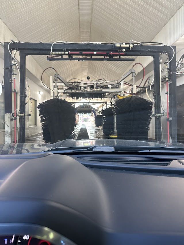 LUV Car Wash - Abercorn Extention photo 1