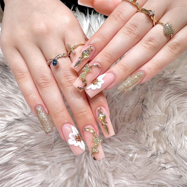 Luxury Nails photo 1