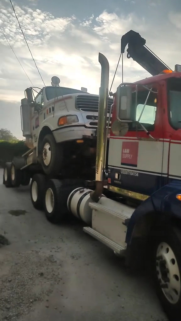 Lyder's Towing LLC photo 3