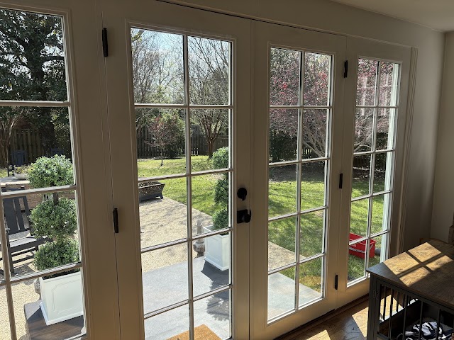 M & L Window Cleaning and Floors, LLC