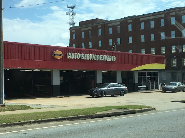 Maaco Auto Body Shop & Painting photo 2
