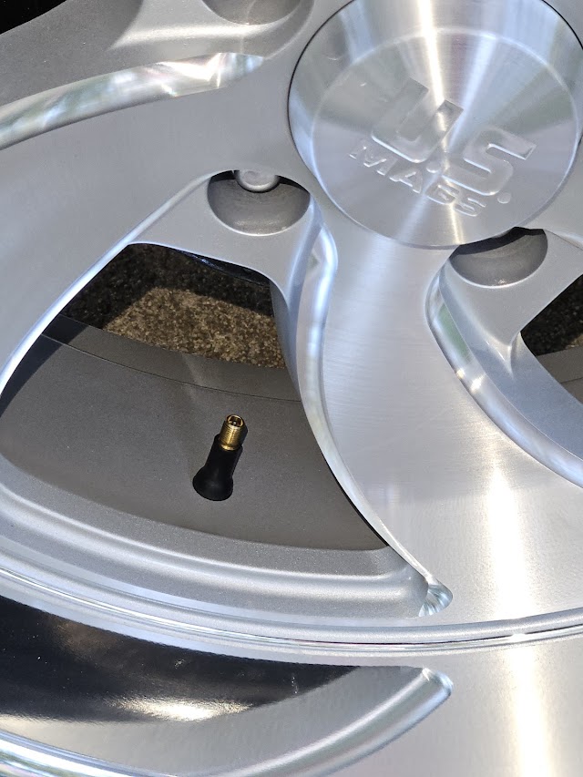 Mario used tire shop photo 2