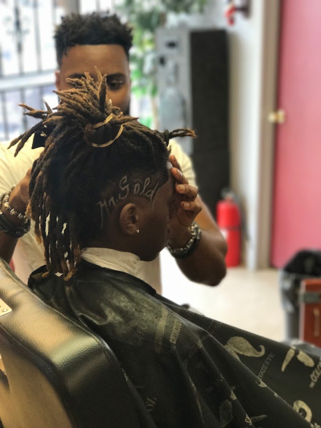 Mike and Bills Presidential Barbershop photo 4