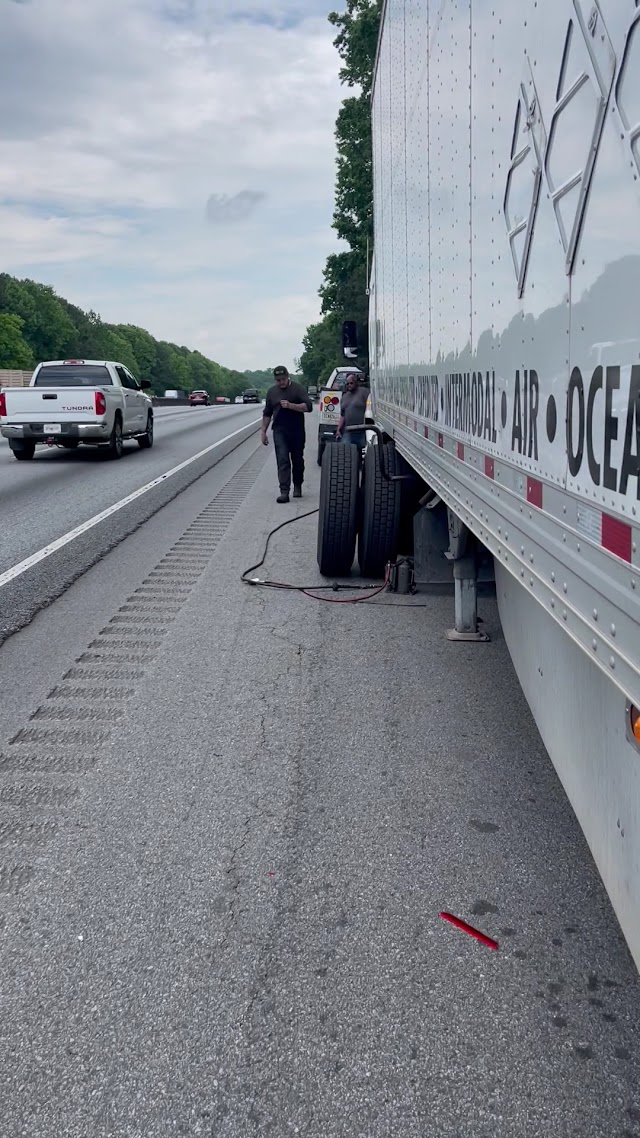 Mobile Truck and Trailer Repair photo 3