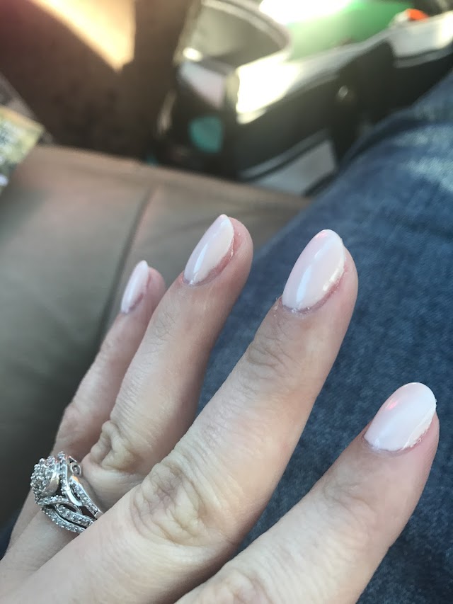 Nail Lounge
