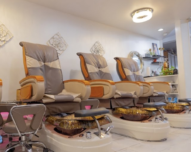 Nouveau on Dauphin - a salon and day spa photo 4