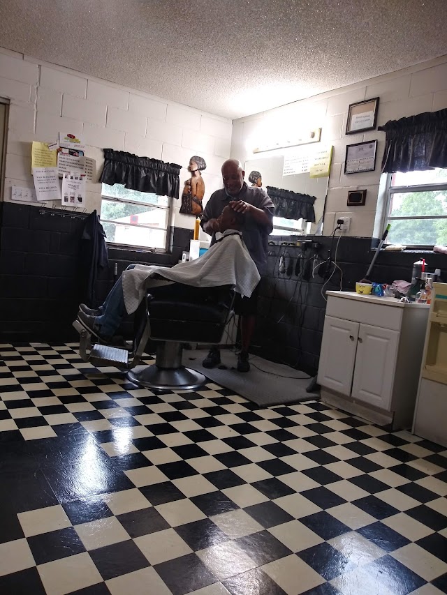 Nu-Look Barber Shop photo 4