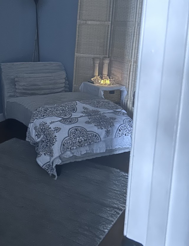 Pure Tranquility Day Spa & Massage photo 2