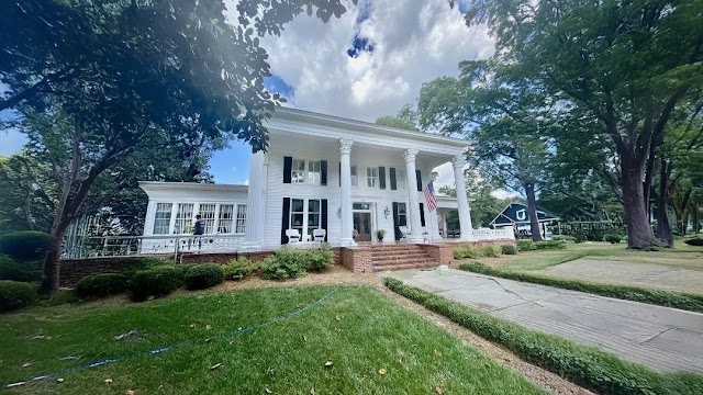 Redline Pressure Washing & Landscape Lighting