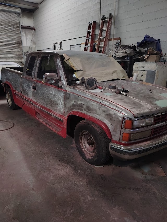 Reno's Quality Collision & Repair photo 4
