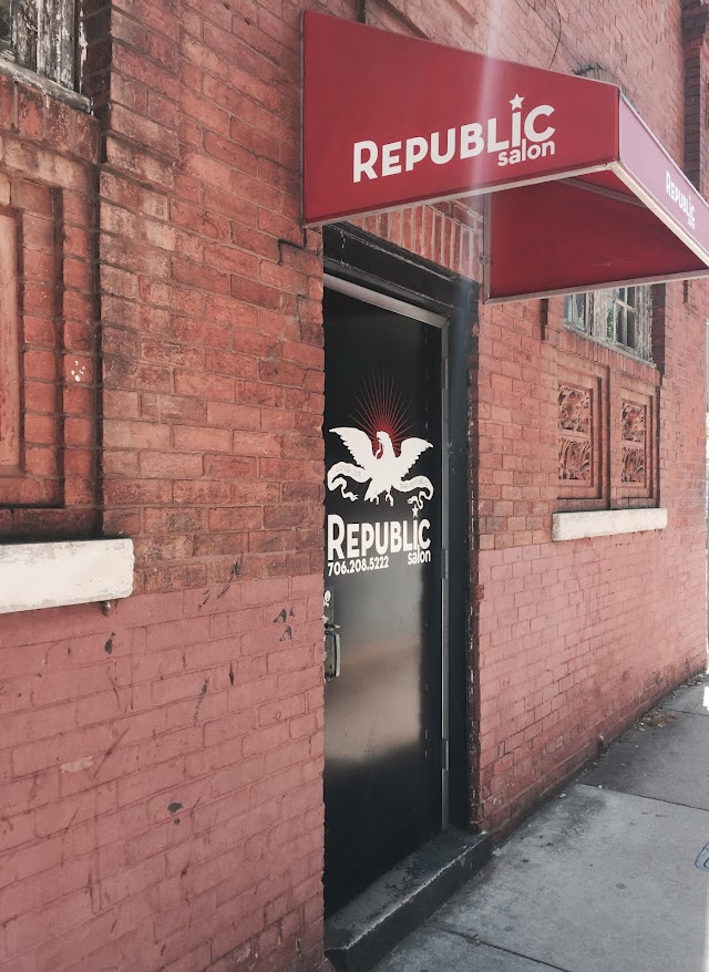 Republic Salon photo 3