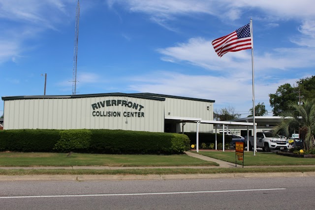 Riverfront Collision Center photo 3