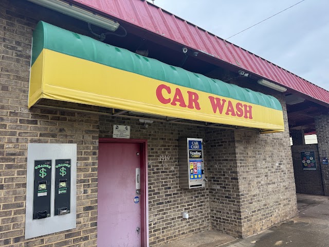 Road Runner Car Wash photo 2