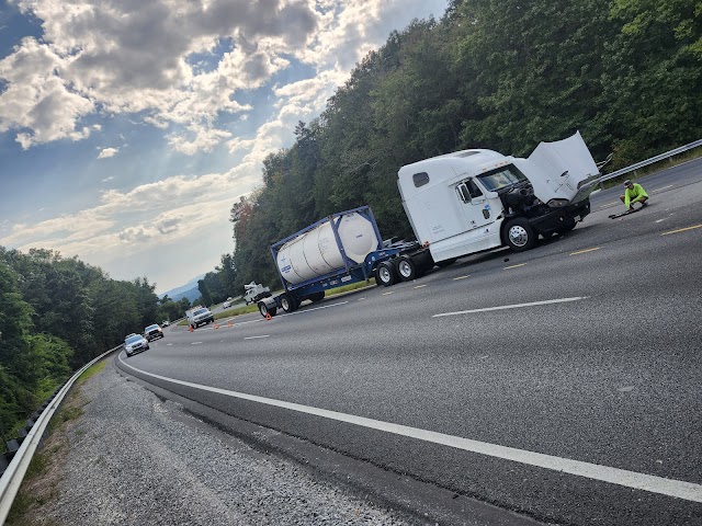 Roadside Mobile Truck Repair & 24/7 Roadside Assistance photo 4