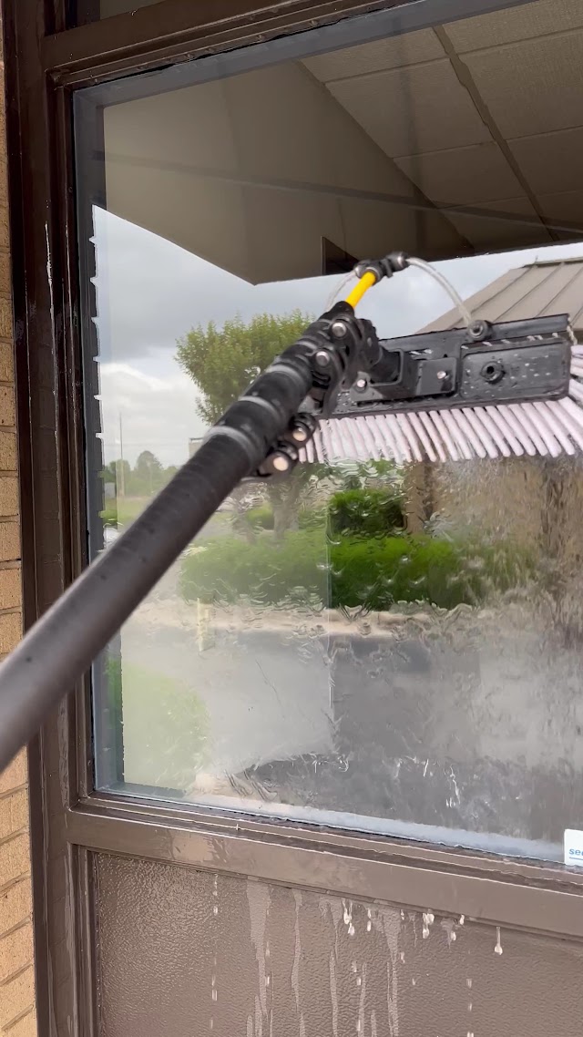 Rocket City Window Cleaning photo 4