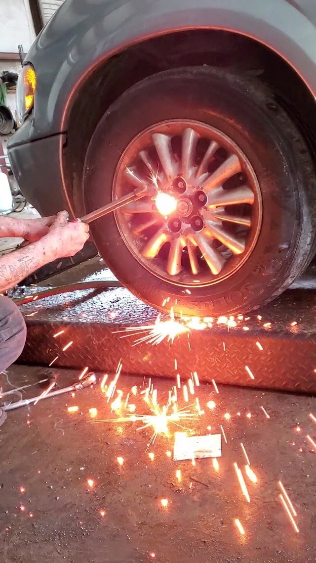 Ronnie's Mufflers & Brakes photo 3