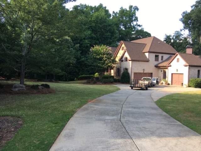 Roy Johnson & Sons Lawn Maintenance photo 3