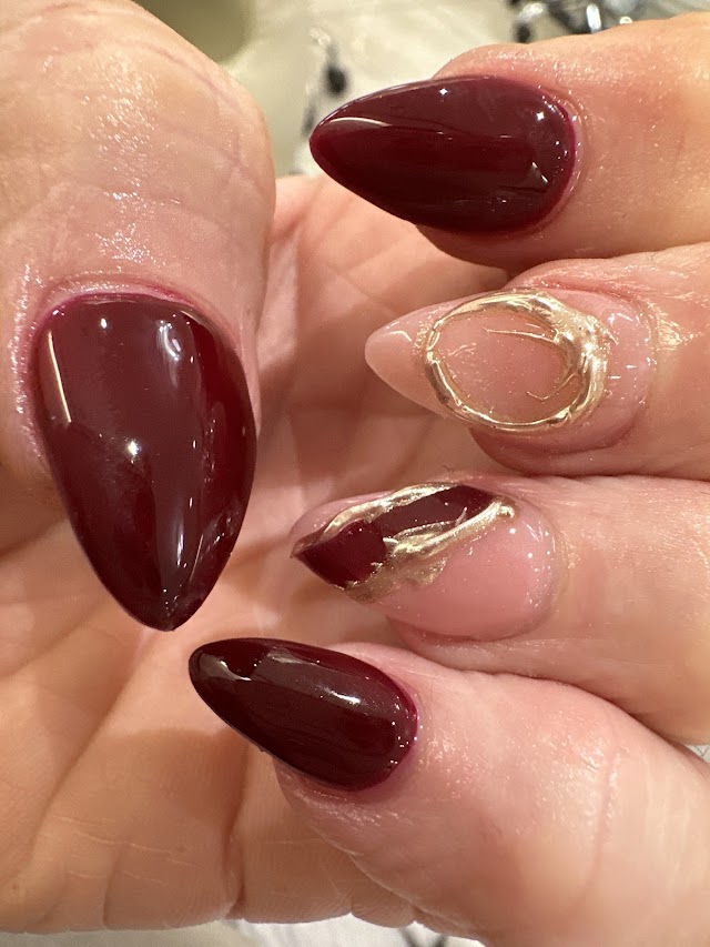 Royal Nails & Spa photo 1