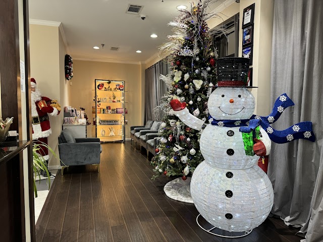 Royal Nails & Spa photo 2