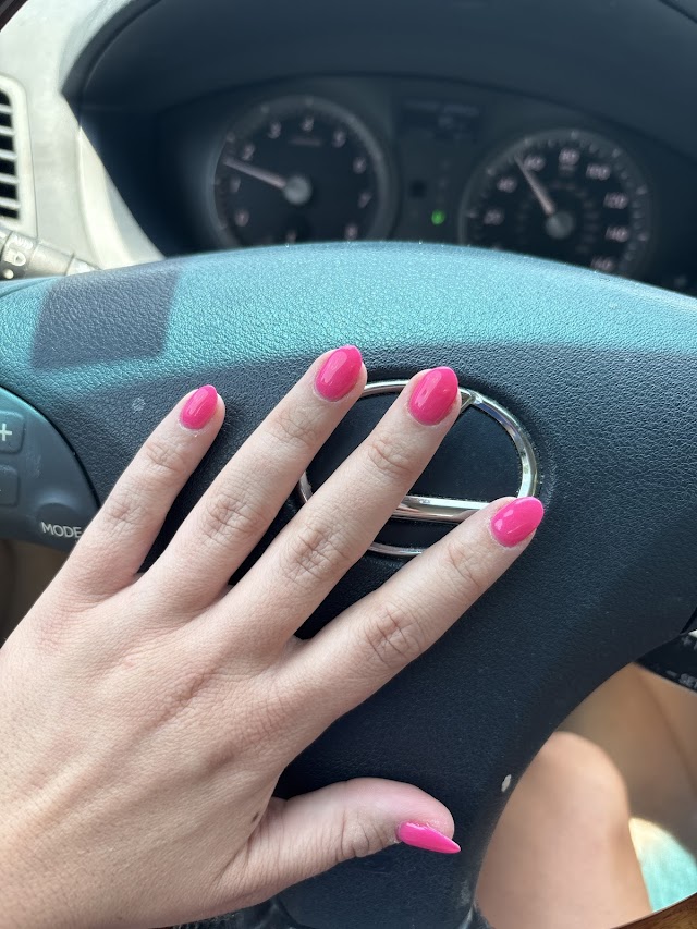 Royal Nails & Spa photo 4