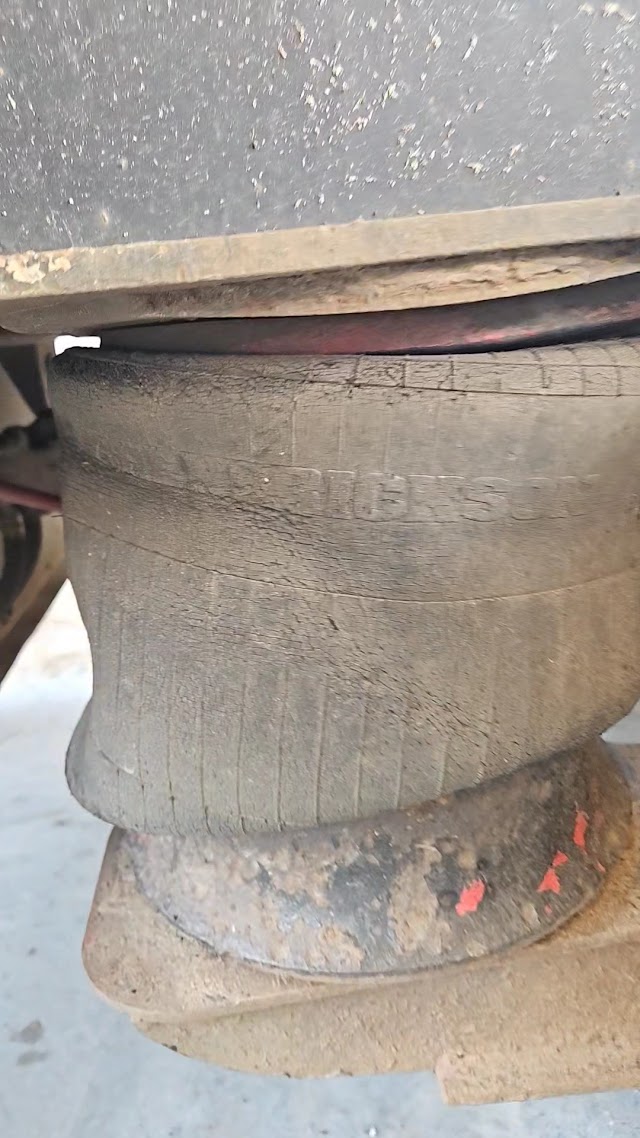 Russell Truck & A/C repair photo 3