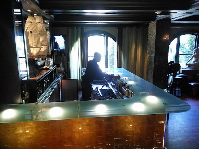 Savannah Glass photo 3