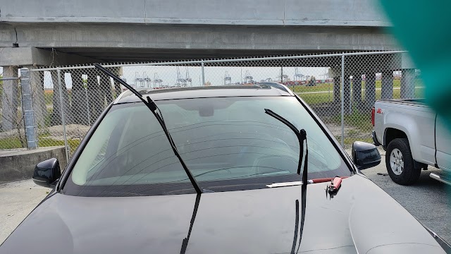 Slam Auto Glass LLC