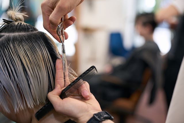 Southern Fine Lines Barber Shop & Hair Salon photo 3
