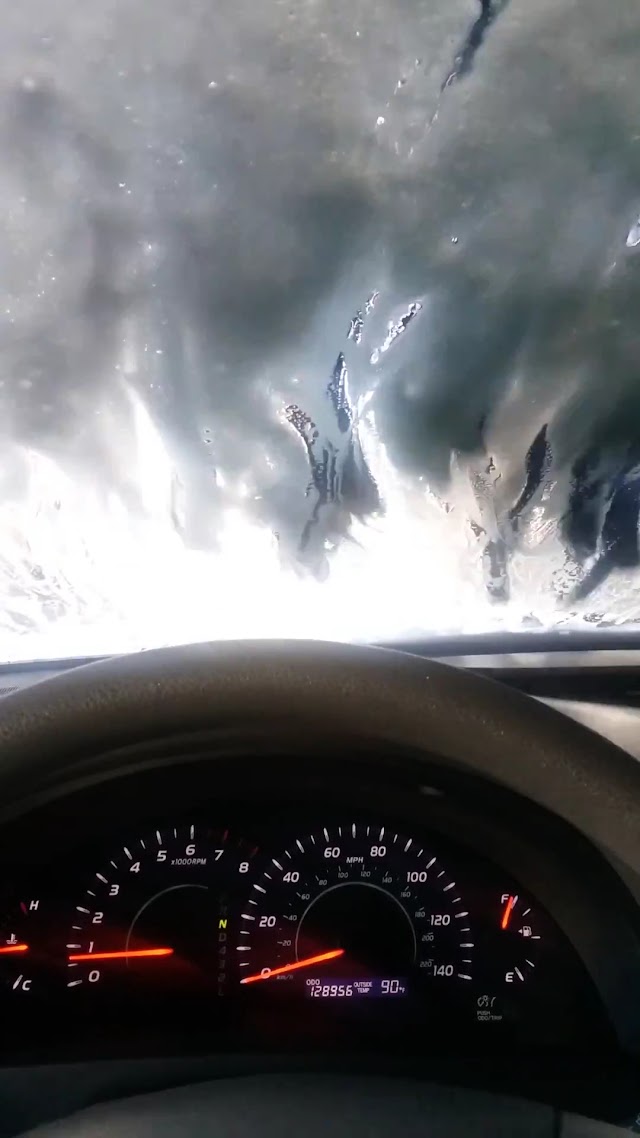 SpeedWash Car Wash photo 3