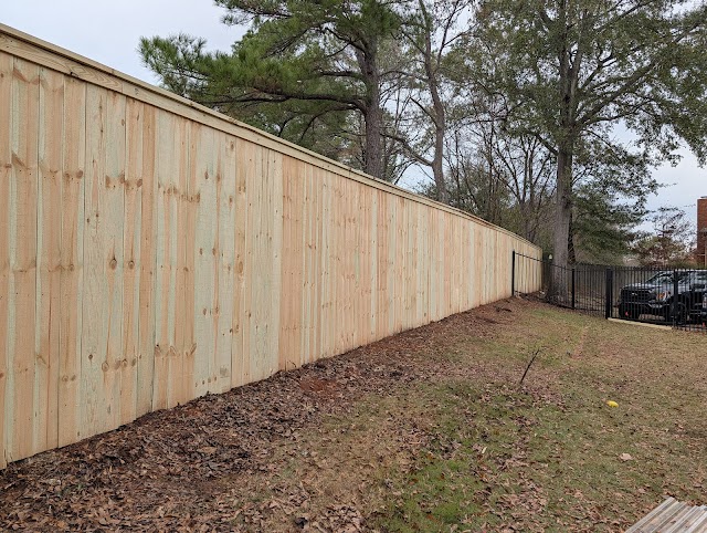 Straitline Fence photo 3